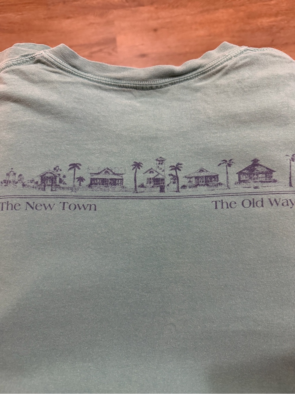 Seaside Comfort Colors The New Town Old Ways Blue Green Ring Spun Cotton Medium - Picture 8 of 10